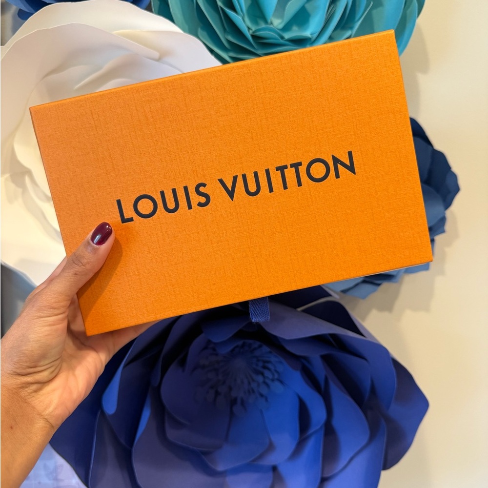 ⭕️SOLD⭕️Louis Vuitton Gold and Brown Monogram Wristlet - Picture 11 of 15